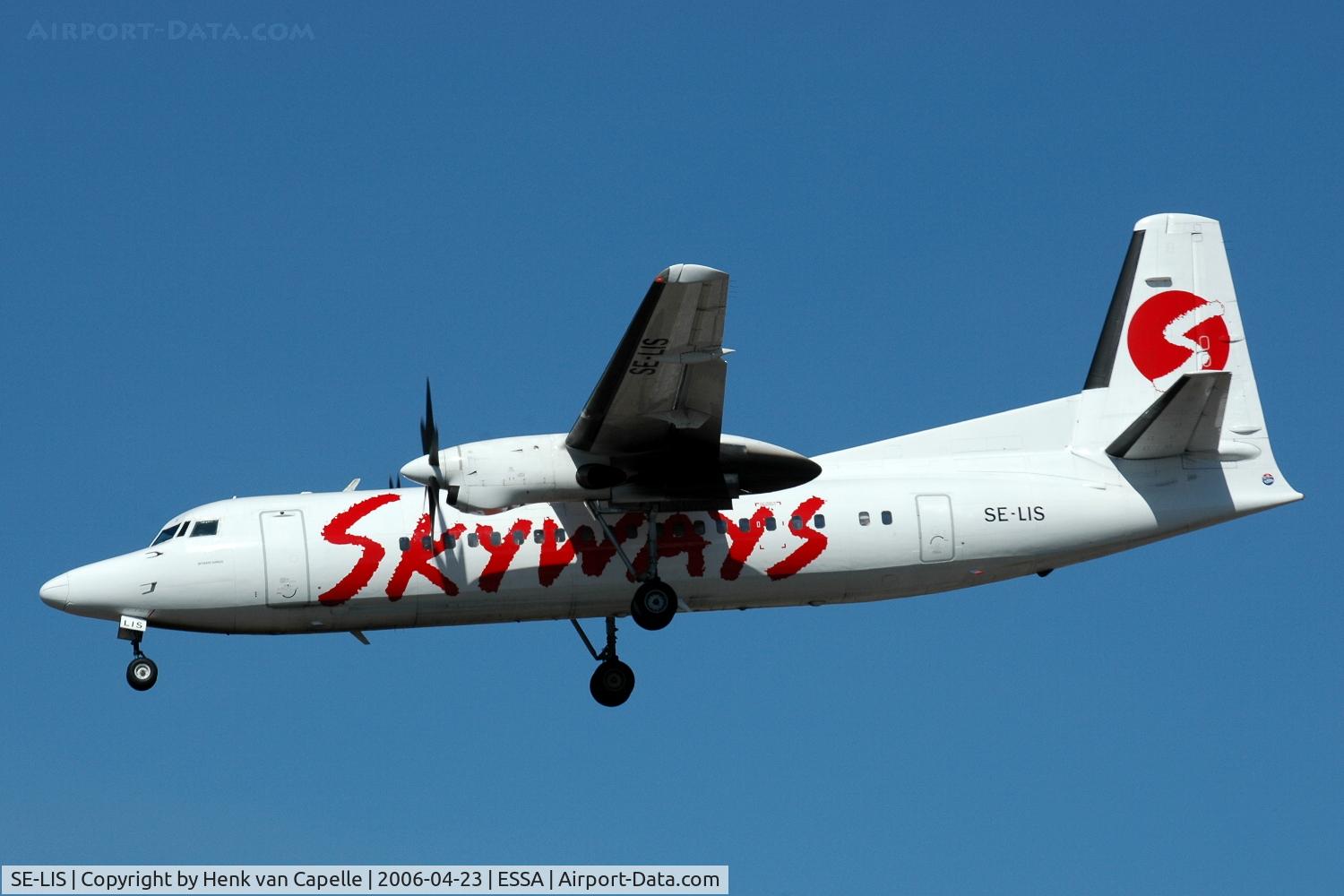 SE-LIS, 1989 Fokker 50 C/N 20152, Skyways Fokker 50 approaching Stockholm Arlanda airport, Sweden.