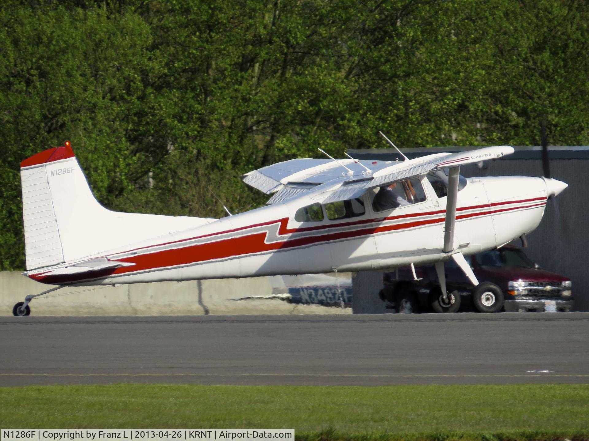 N1286F, 1975 Cessna A185F Skywagon 185 C/N 18502810, departing Renton