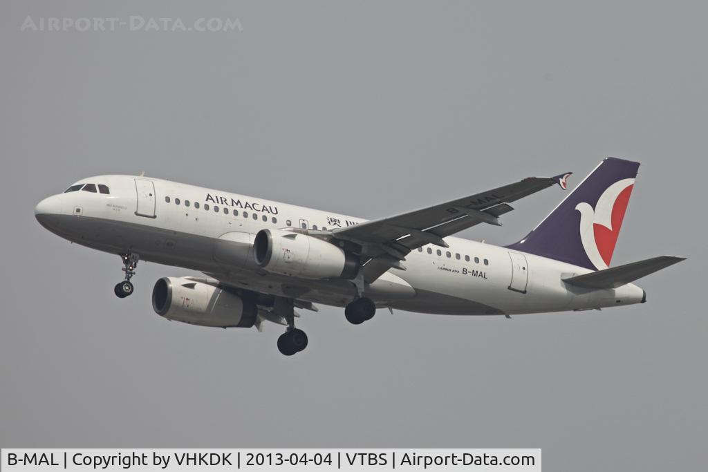 B-MAL, 2002 Airbus A319-132 C/N 1790, Rio Amerelo about to land.