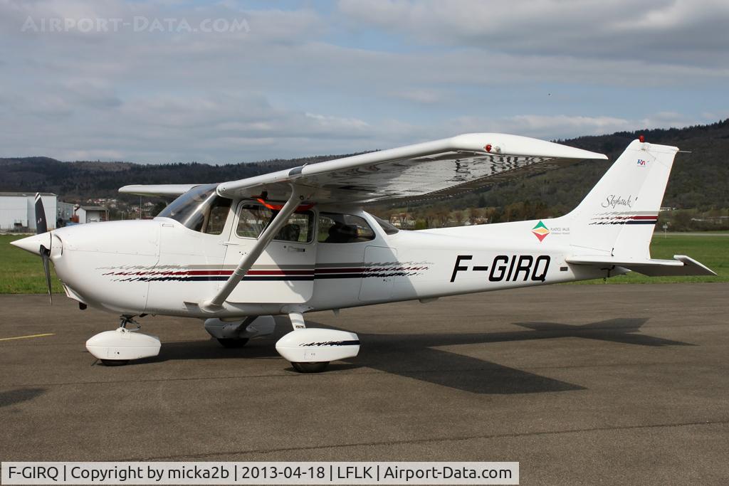 F-GIRQ, Cessna 172R C/N 17280293, Parked
