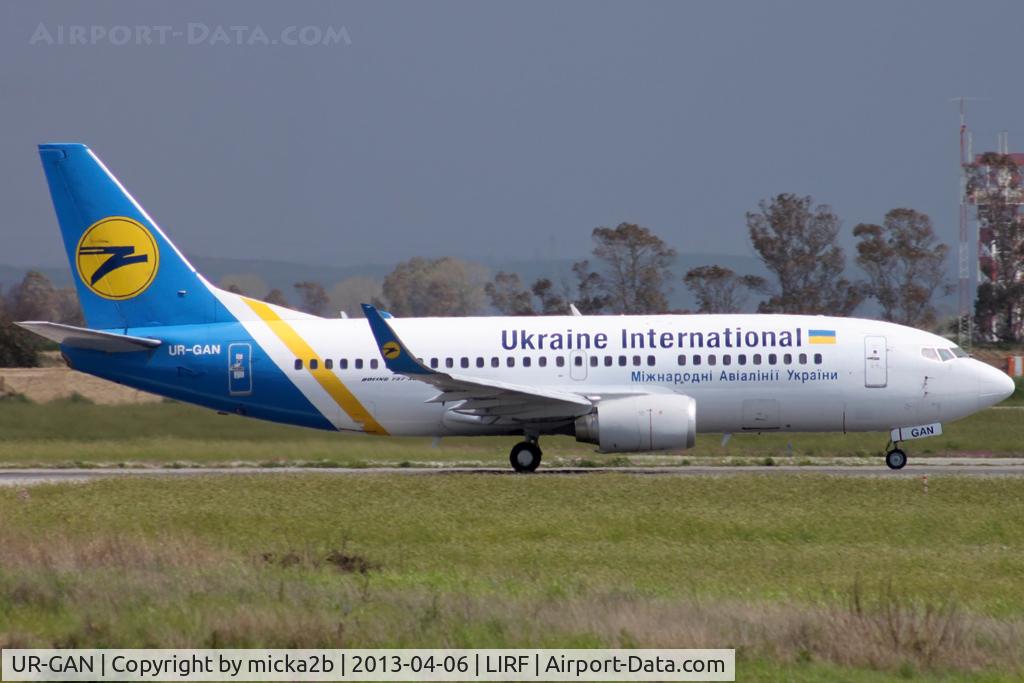 UR-GAN, 1998 Boeing 737-36N C/N 28569, Take off