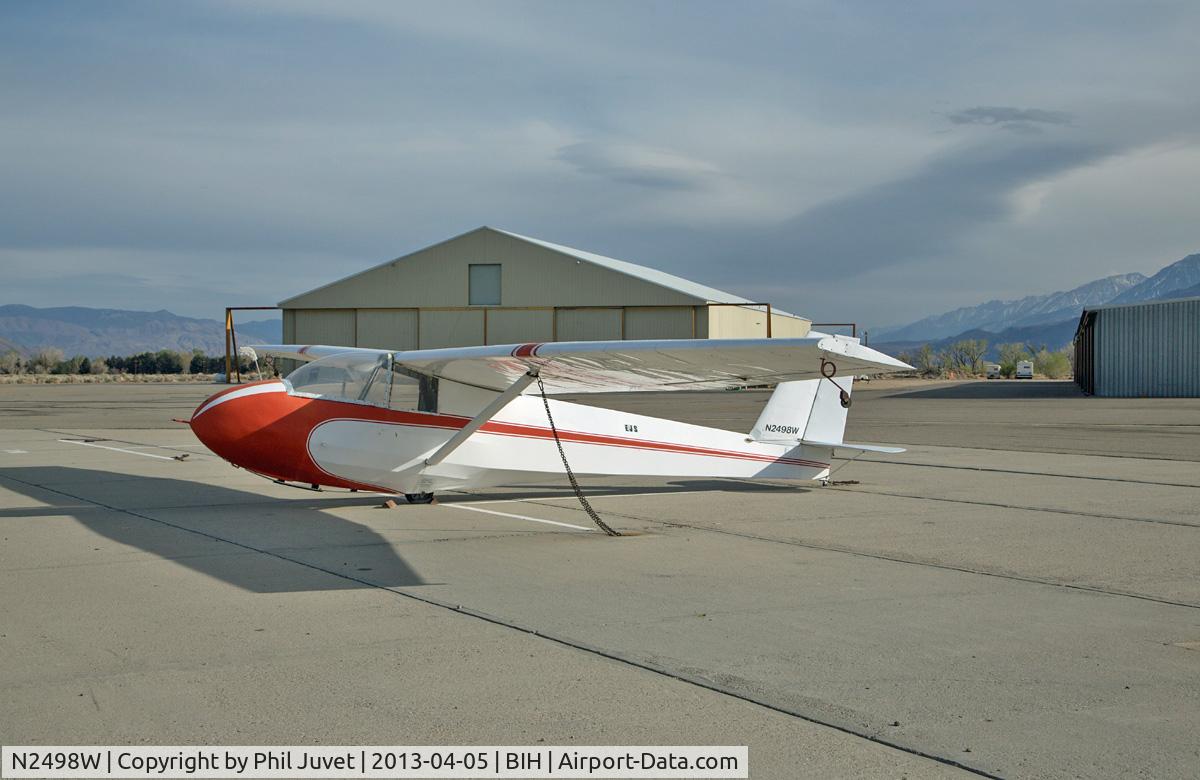 N2498W, 1967 Schweizer SGS 2-33 C/N 46, At Bishop, California.