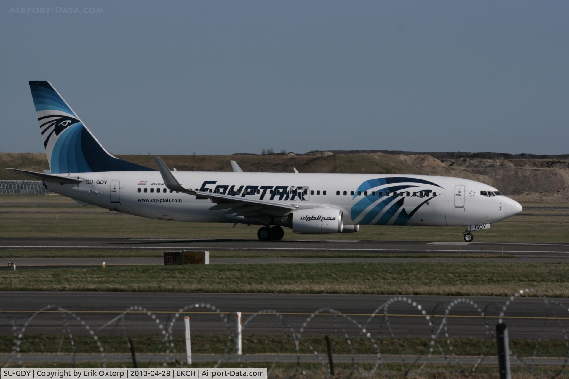 SU-GDY, 2010 Boeing 737-866 C/N 40758, Taking off from rw 22R