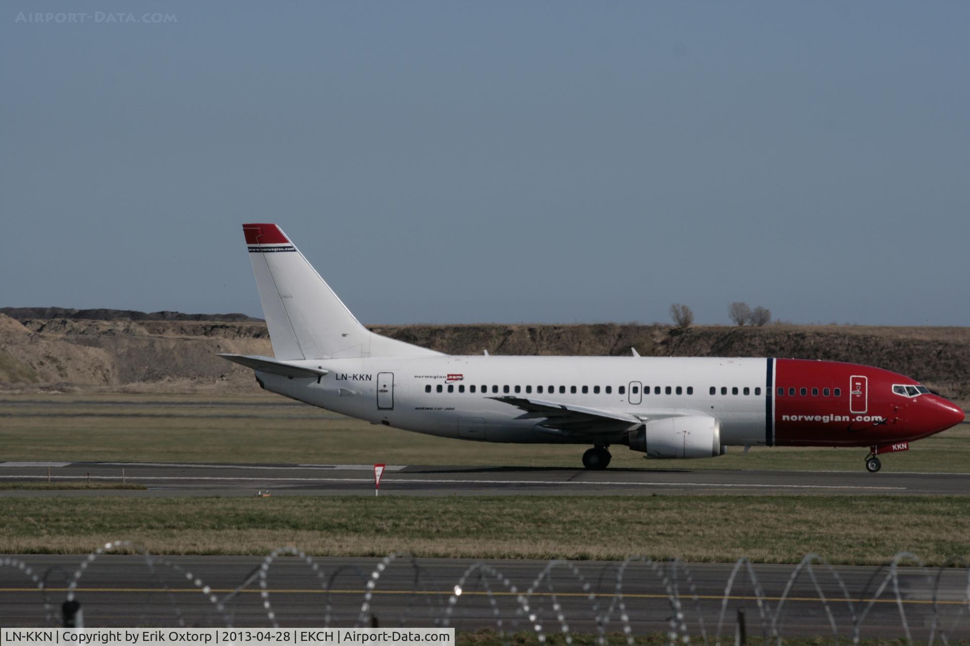 LN-KKN, 1991 Boeing 737-3Y0 C/N 24910, Taking off from rw 22R