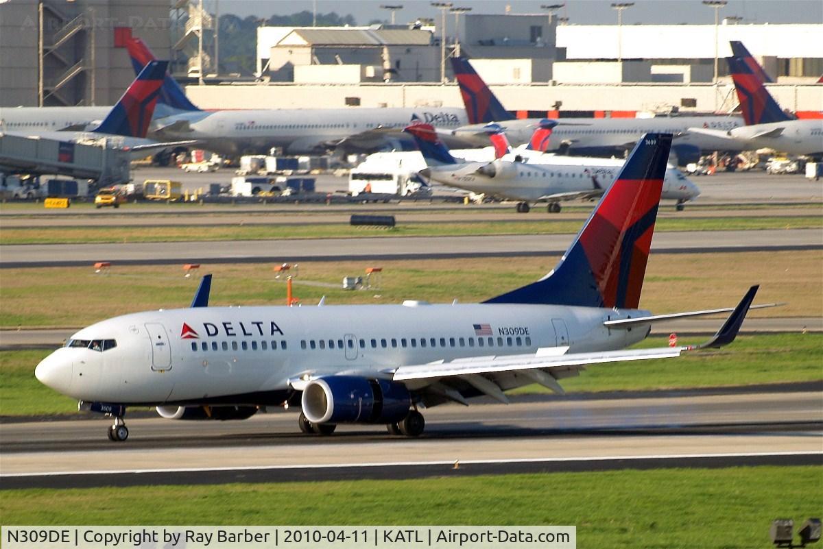 N309DE, 2009 Boeing 737-732 C/N 29634, Boeing 737-732 [29634] (Delta Air Lines) Atlanta-Hartsfield~N 11/04/2010