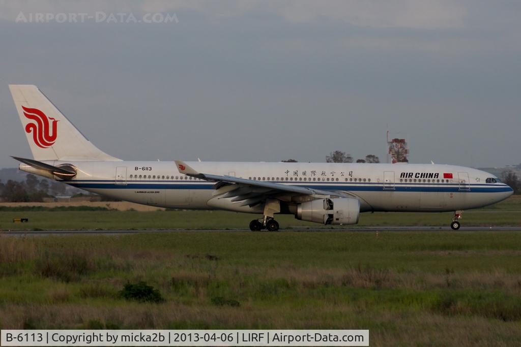 B-6113, 2007 Airbus A330-243 C/N 890, Landing