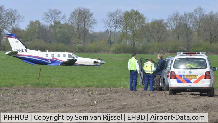 PH-HUB, 1997 Socata TBM-700 C/N 127, PH-HUB after emergency landing in Budel (The Netherlands), just one mile from the airport after take-off. All passengers had no injuries.