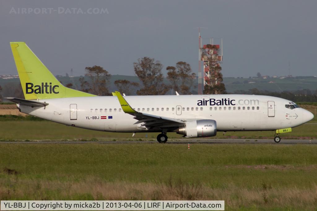 YL-BBJ, 1999 Boeing 737-33Q C/N 30333, Take off