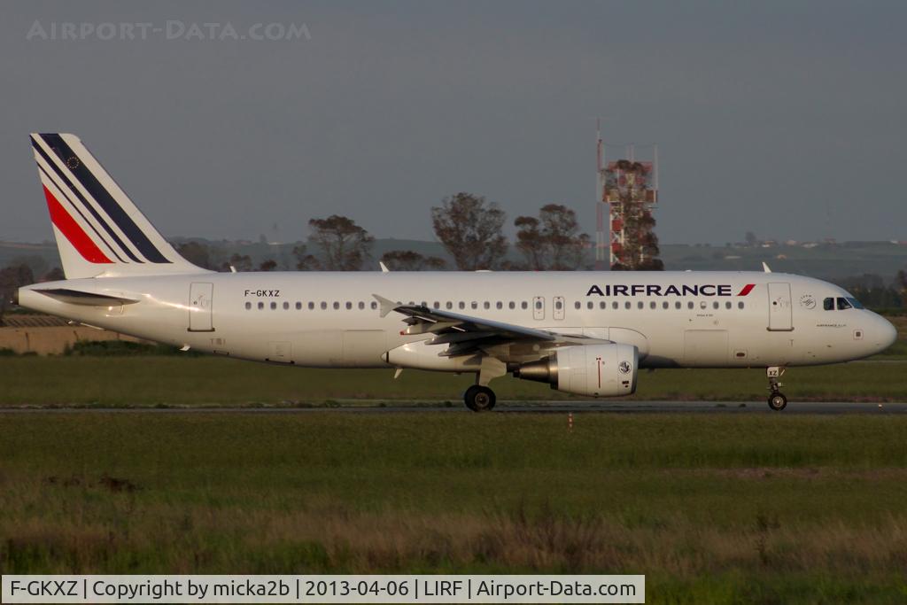 F-GKXZ, 2009 Airbus A320-214 C/N 4084, Take off