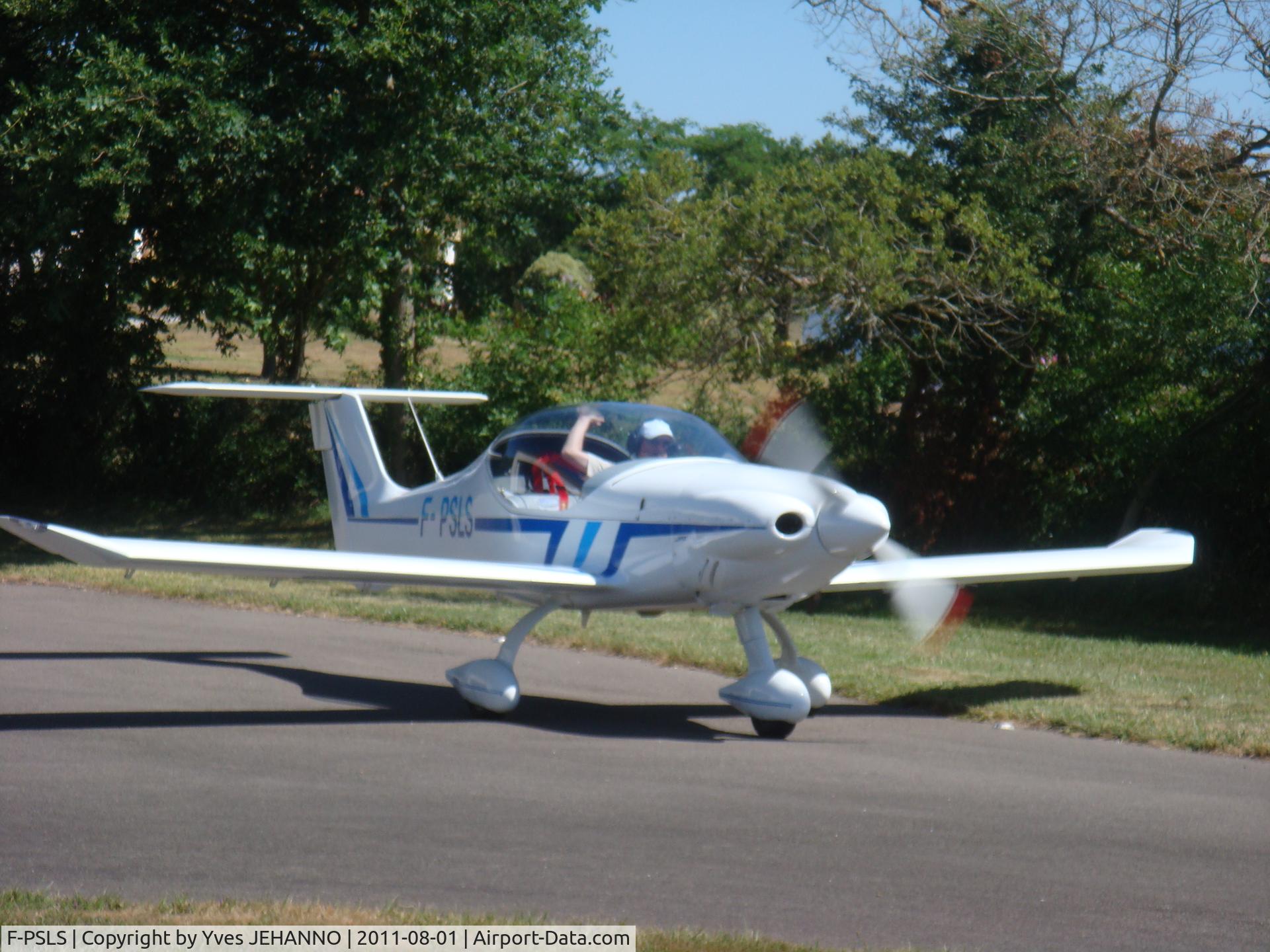 F-PSLS, Dyn'Aero MCR-01 C/N 44, F-PSLS at  VENDEE AIR PARK  FRANCE