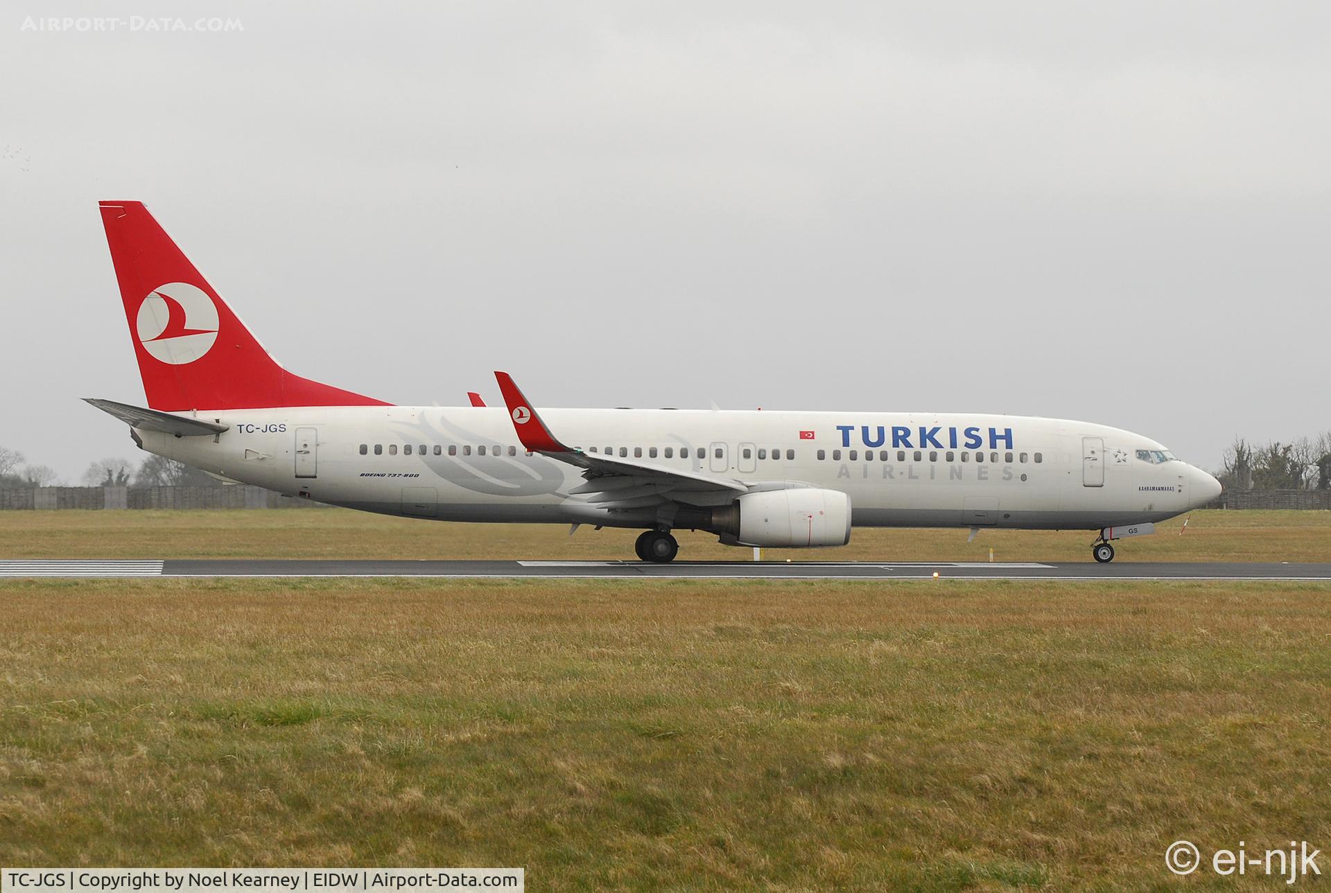 TC-JGS, 2006 Boeing 737-8F2 C/N 34416, Lined up ready for take-off from Rwy 10 at Dublin.