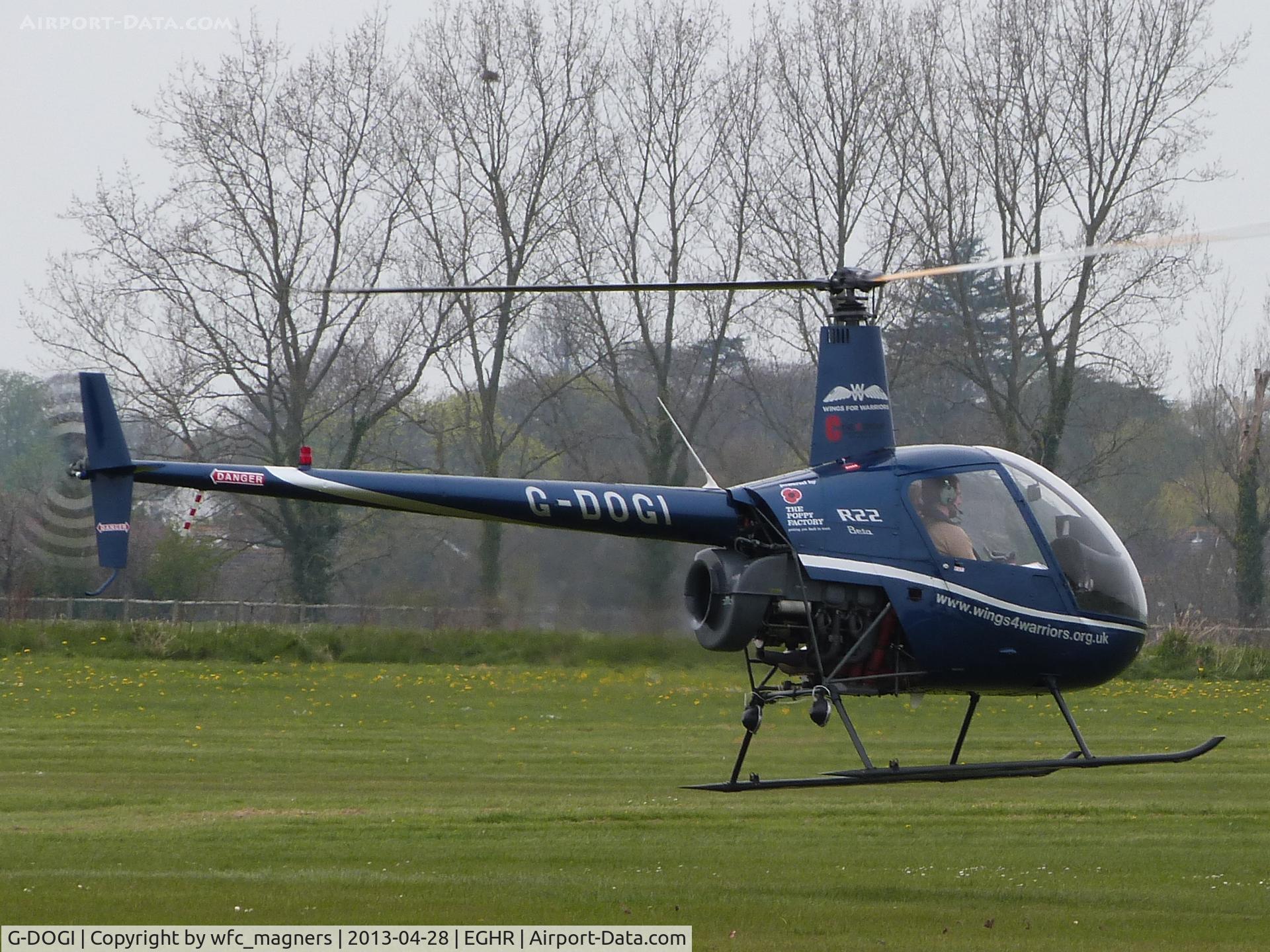 G-DOGI, 1993 Robinson R22 Beta C/N 2389, Arriving at Goodwood, West Sussex