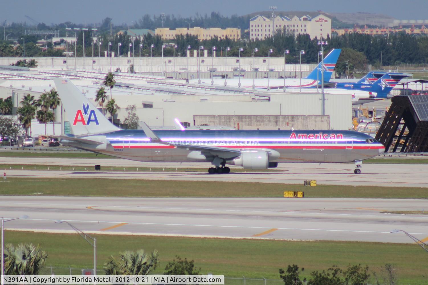 N391AA, 1995 Boeing 767-323 C/N 27451, American 767-300