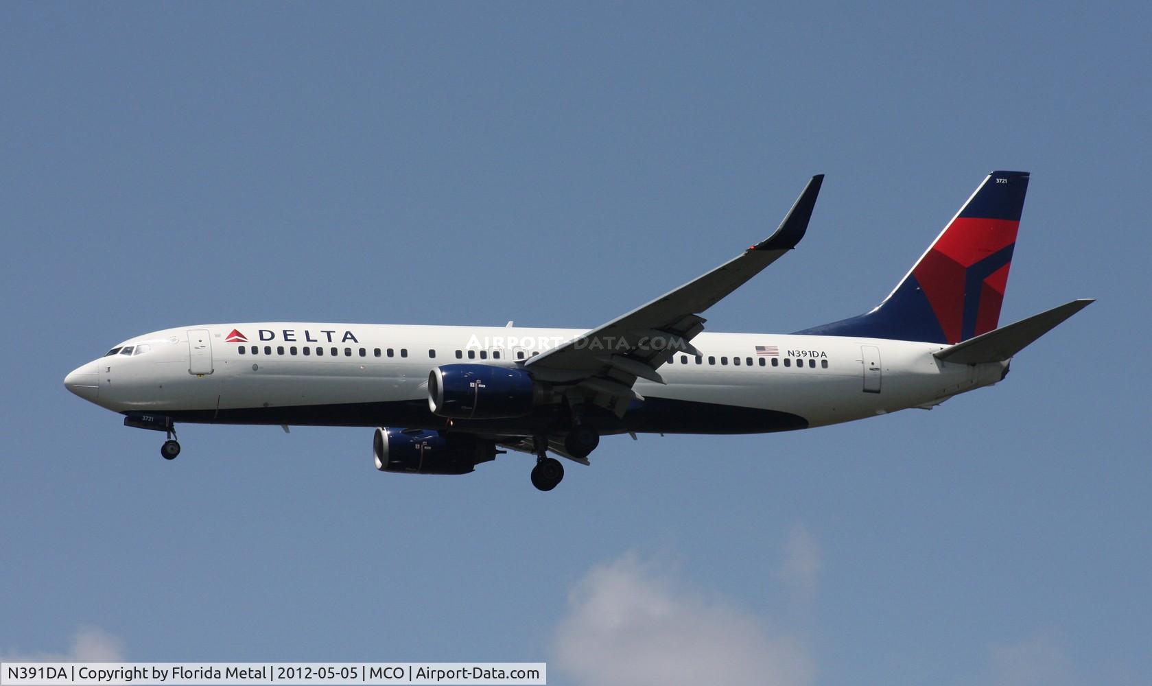N391DA, 2000 Boeing 737-832 C/N 30560, Delta 737-800