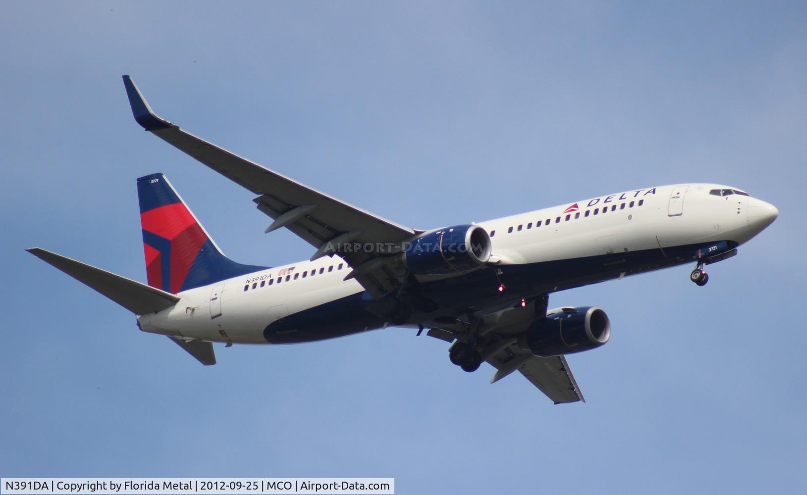 N391DA, 2000 Boeing 737-832 C/N 30560, Delta 737-800