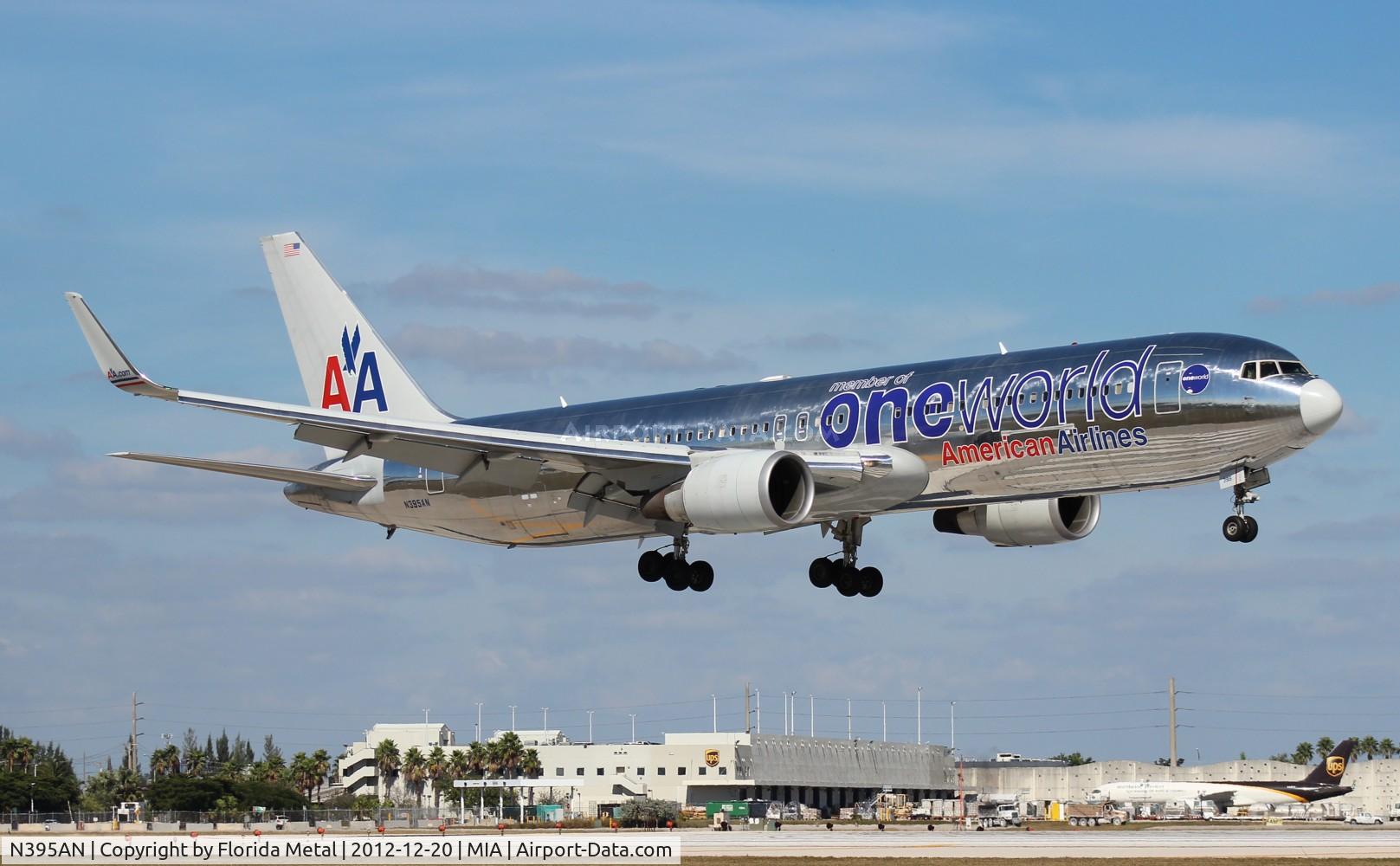 N395AN, 1998 Boeing 767-323 C/N 29432, American One World 767-300