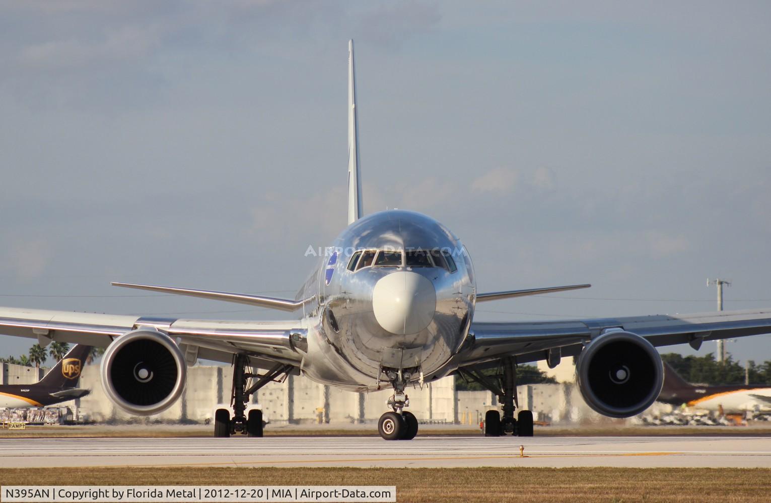 N395AN, 1998 Boeing 767-323 C/N 29432, American One World 767-300