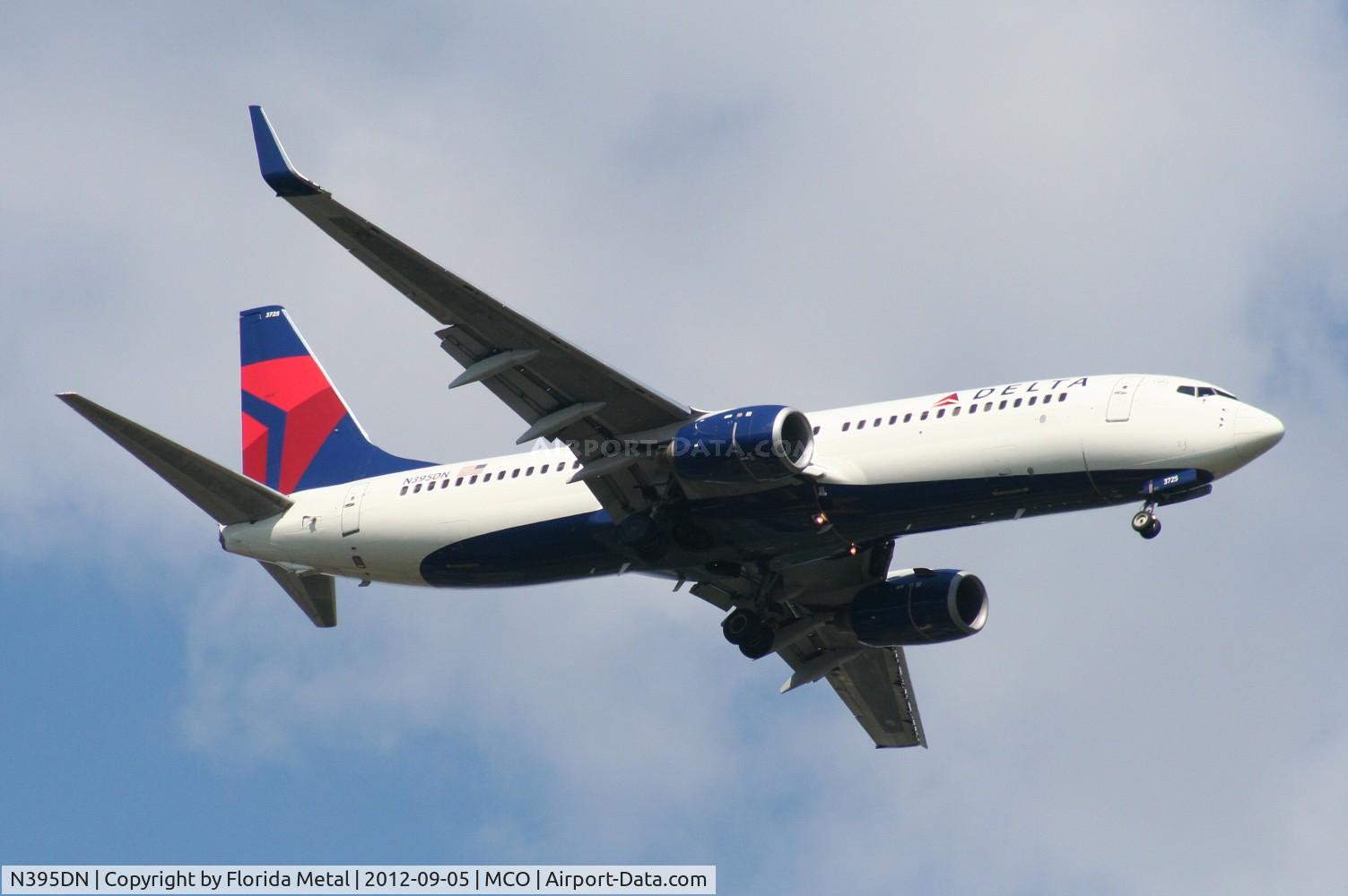 N395DN, 2000 Boeing 737-832 C/N 30773, Delta 737-800