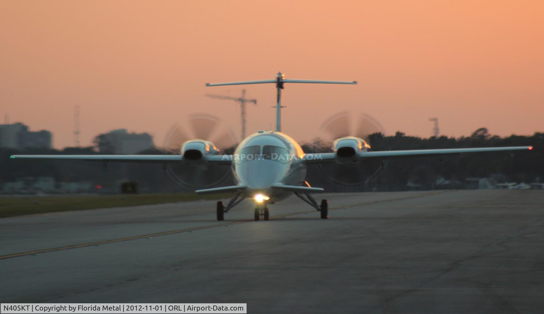 N405KT, 2009 Piaggio P-180 C/N 1190, Avanti leaving NBAA