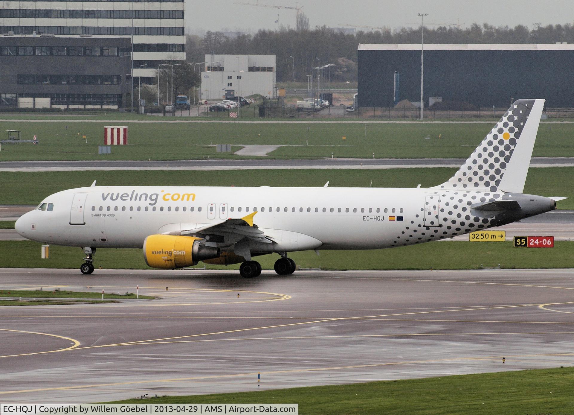 EC-HQJ, 2001 Airbus A320-214 C/N 1430, Taxi to runway 24 of Schiphol Airport