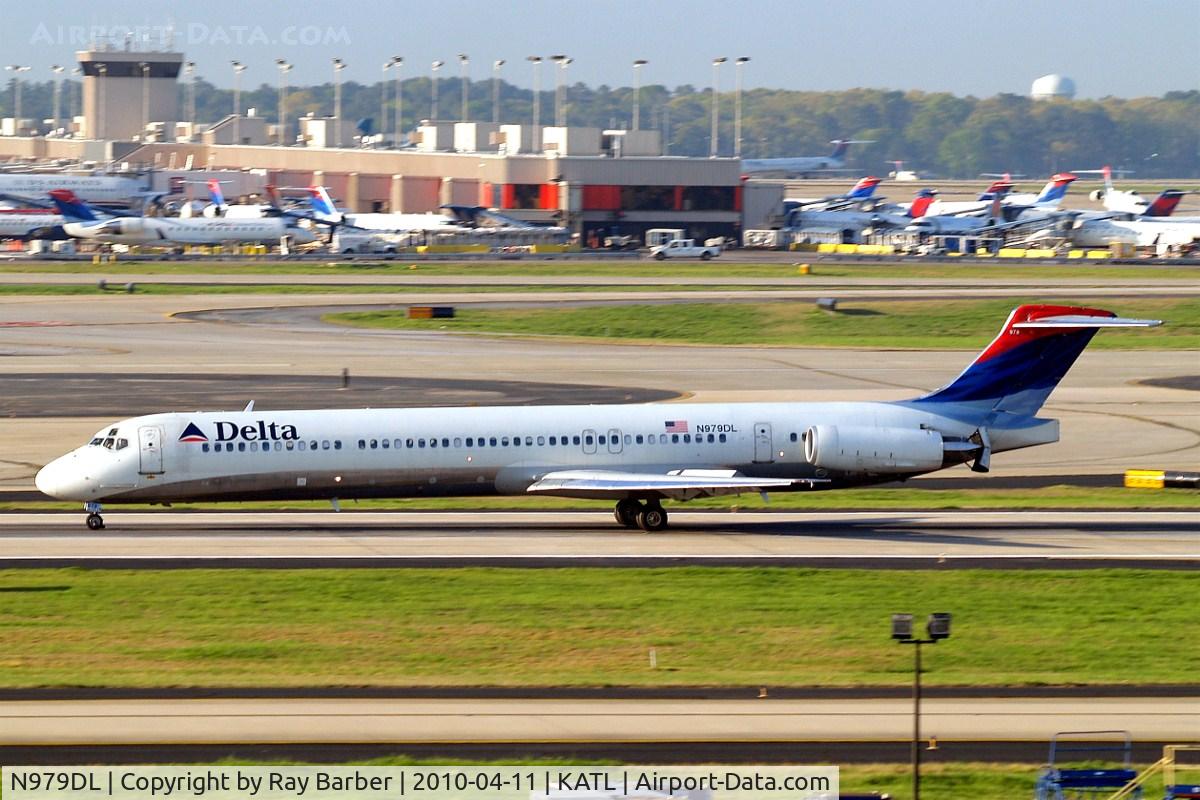 N979DL, 1991 McDonnell Douglas MD-88 C/N 53266, N979DL   McDonnell Douglas DC-9-88 [53266] (Delta Air Lines) Atlanta-Hartsfield~N 11/04/2010.