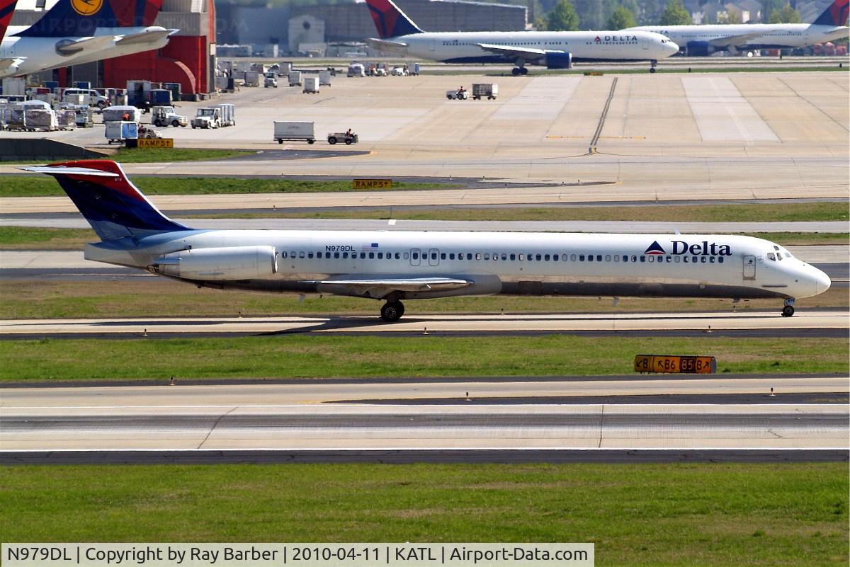 N979DL, 1991 McDonnell Douglas MD-88 C/N 53266, McDonnell Douglas DC-9-88 [53266] (Delta Air Lines) Atlanta-Hartsfield~N 11/04/2010