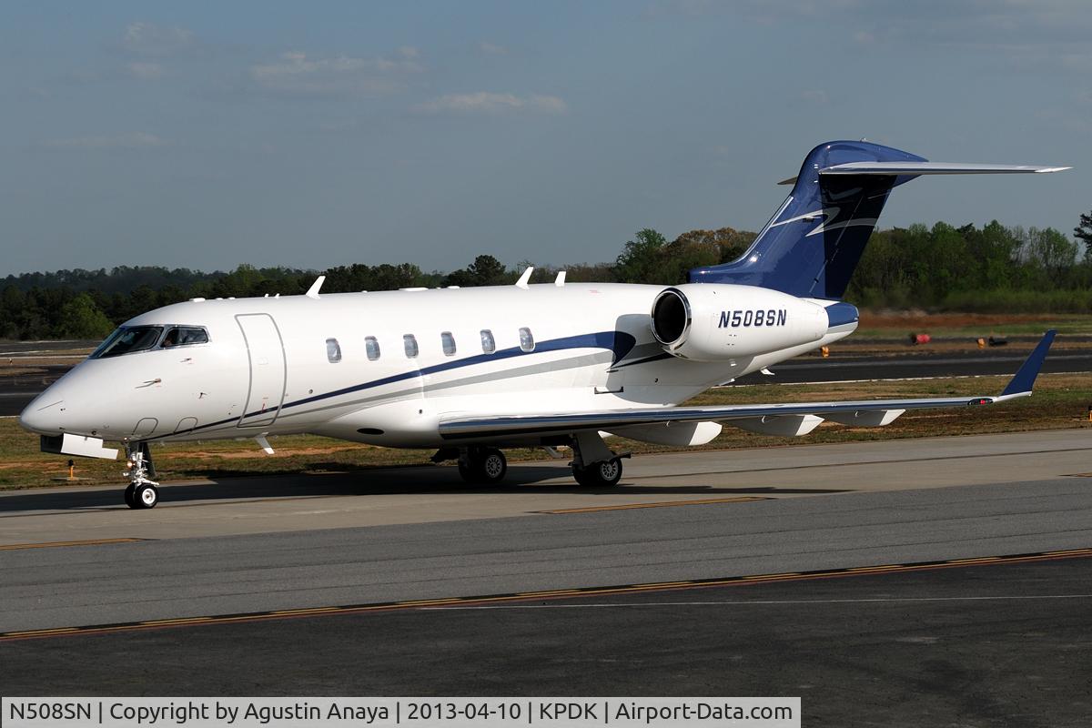 N508SN, 2009 Bombardier Challenger 300 (BD-100-1A10) C/N 20269, Just landed at PDK.