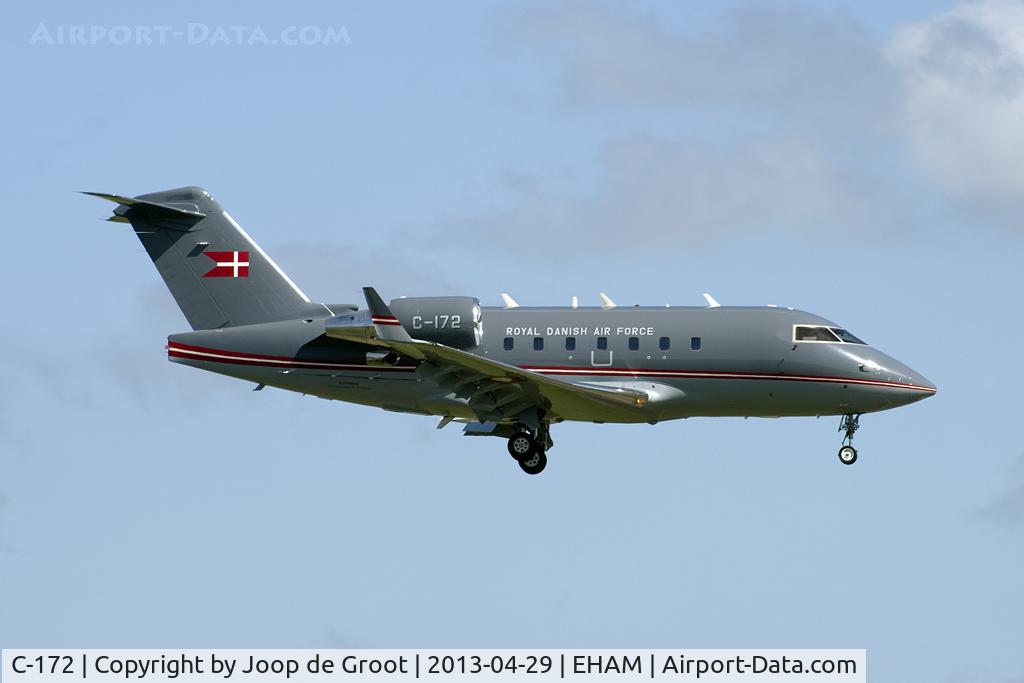 C-172, 2000 Bombardier Challenger 604 (CL-600-2B16) C/N 5472, Royal visitor to the abdication of Queen Beatrix of the Netherlands.