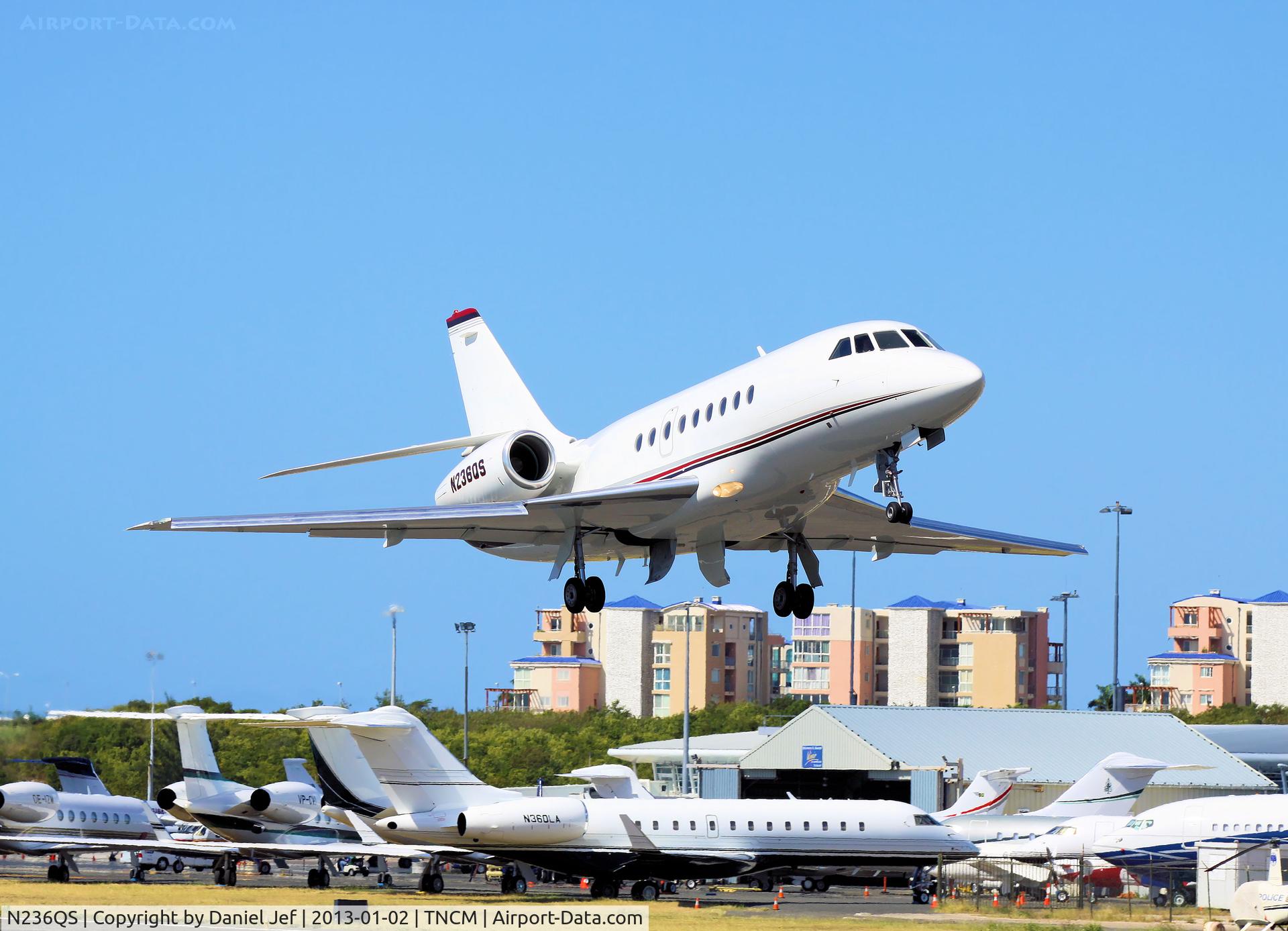 N236QS, 2000 Dassault Falcon 2000 C/N 136, N236QS