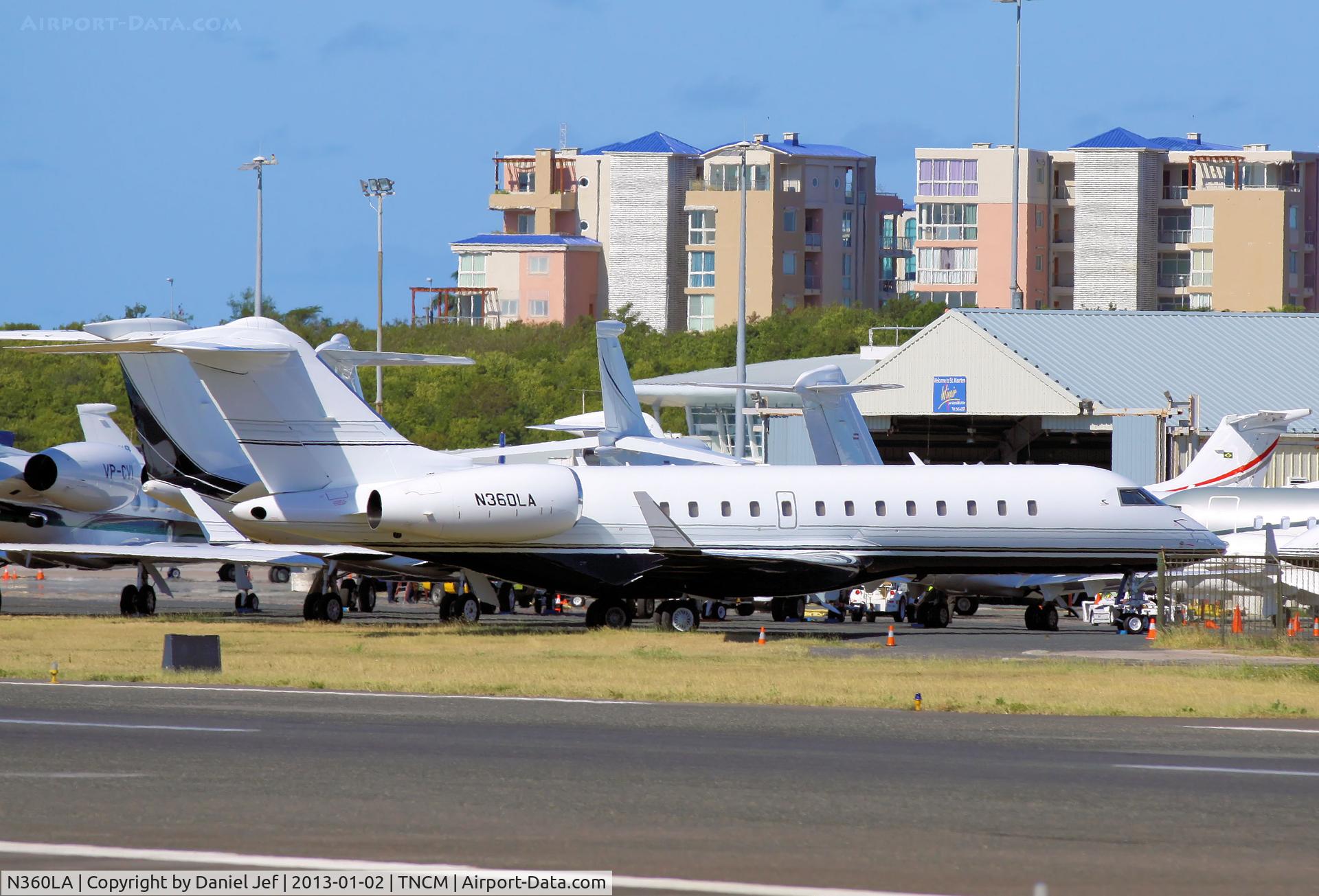 N360LA, 2000 Bombardier BD-700-1A10 Global Express C/N 9087, N360LA