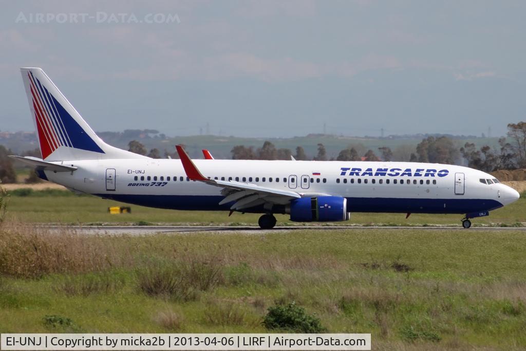 EI-UNJ, 2011 Boeing 737-86J C/N 37761, Take off