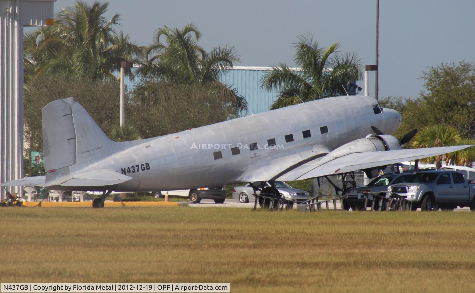N437GB, 1944 Douglas DC3C-S1C3G (C-47A) C/N 19999, Bare metal DC-3