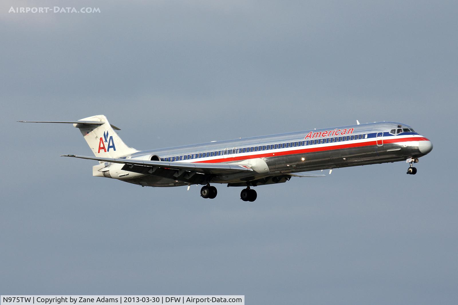 N975TW, 1999 McDonnell Douglas MD-83 (DC-9-83) C/N 53625, Landing at DFW Airport