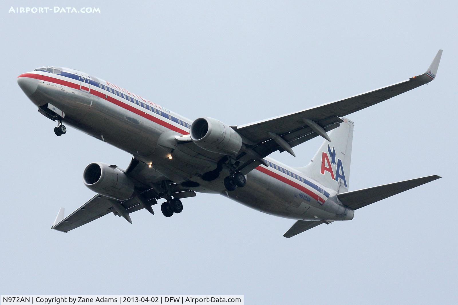 N972AN, 2001 Boeing 737-823 C/N 30097, Landing at DFW Airport