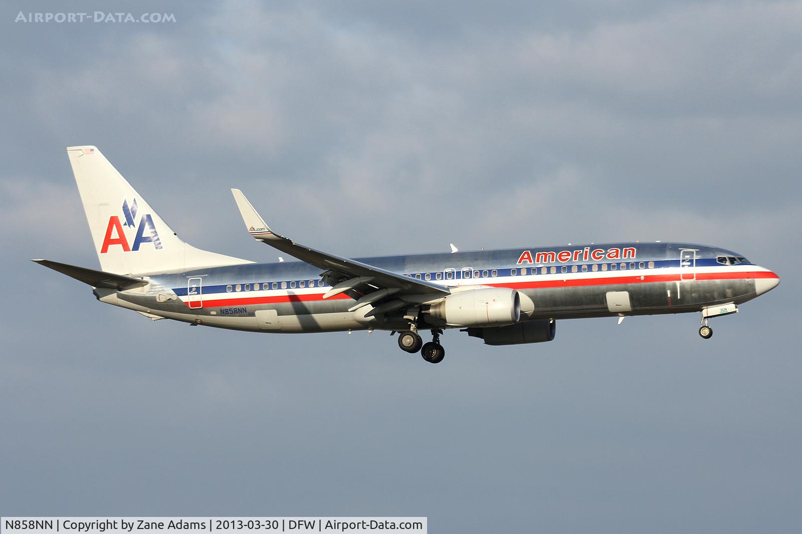 N858NN, Boeing 737-823 C/N 30904, Landing at DFW Airport