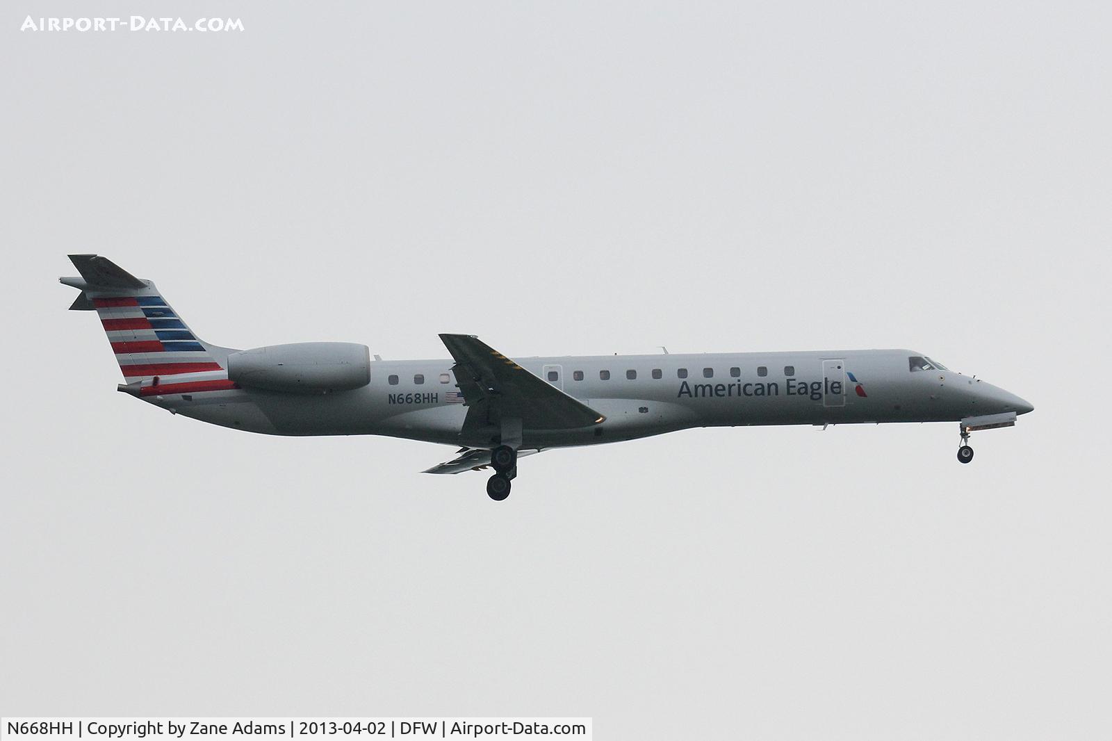 N668HH, 2004 Embraer ERJ-145LR (EMB-145LR) C/N 145785, American Eagle the new livery, landing at DFW Airport