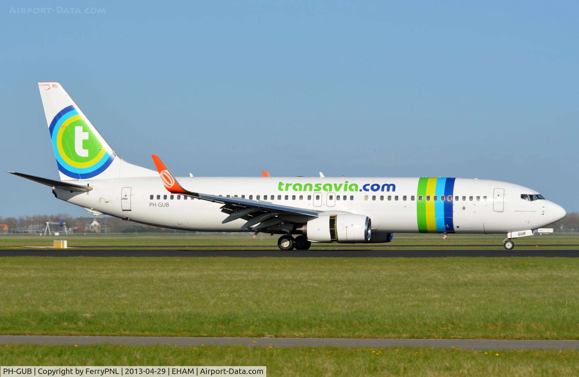 PH-GUB, Boeing 737-8EH C/N 35832/3309, Last week this B738 arrived in AMS as PR-GUB. See my picture made on April 20th. Now its in Transavia c/s and reregistered.