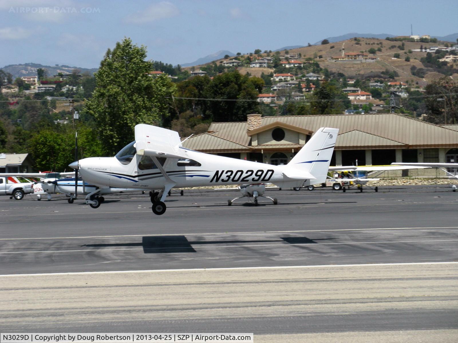 N3029D, 2011 Cessna 162 Skycatcher C/N 16200097, 2011 Cessna 162 SKYCATCHER LSA, Continental O-200-D lightweight 100 Hp, takeoff Rwy 22