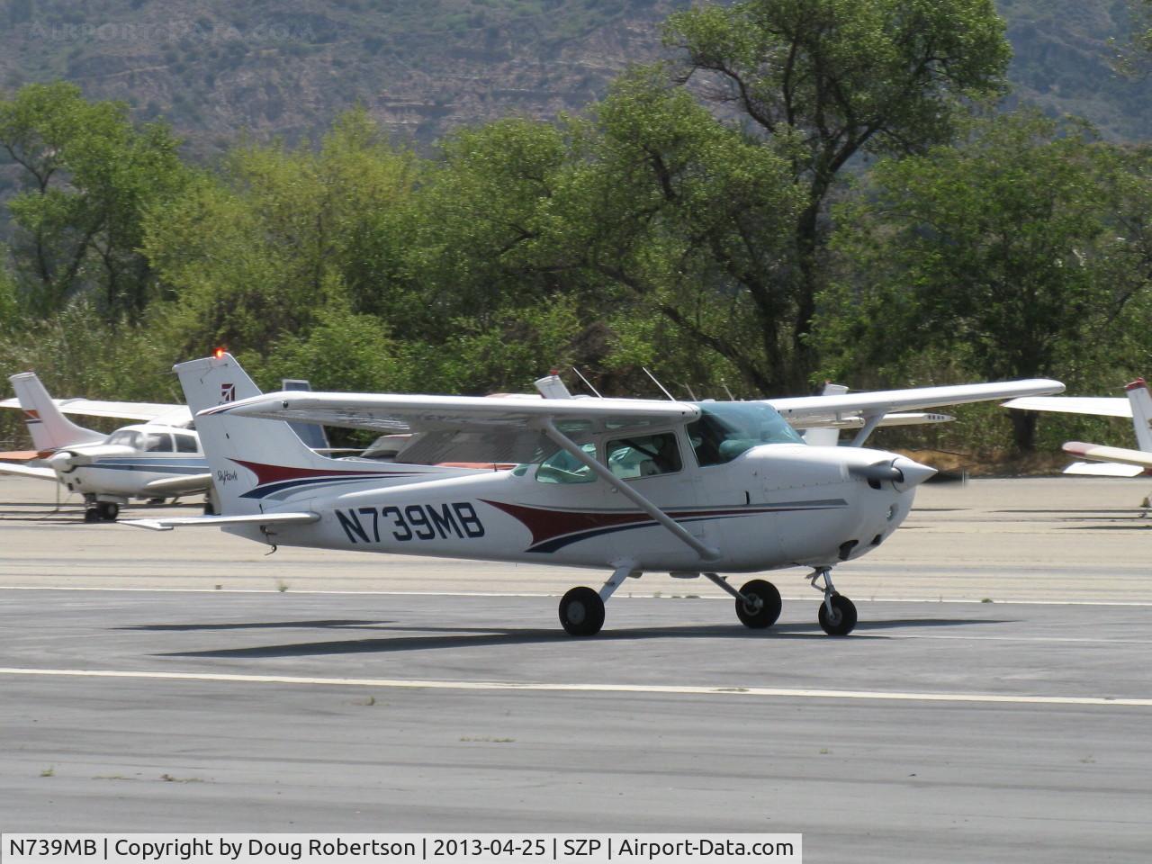 N739MB, 1978 Cessna 172N C/N 17270641, 1978 Cessna 172N SKYHAWK, Lycoming O-320-H2AD 160 Hp, landing roll Rwy 22
