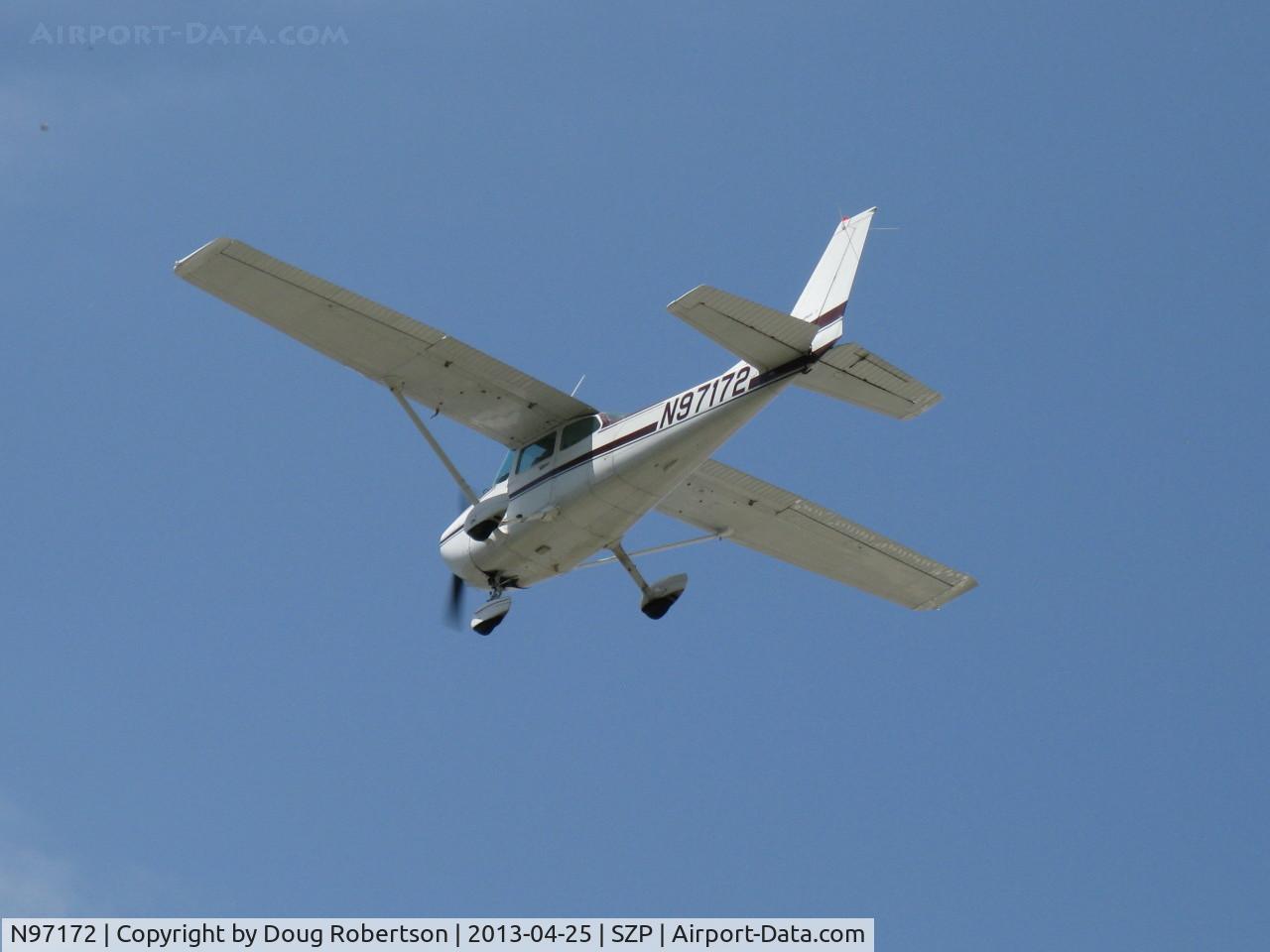 N97172, 1984 Cessna 172P C/N 17276162, 1984 Cessna 172P SKYHAWK, Lycoming O-320-D2J 160 Hp, another takeoff climb Rwy 22