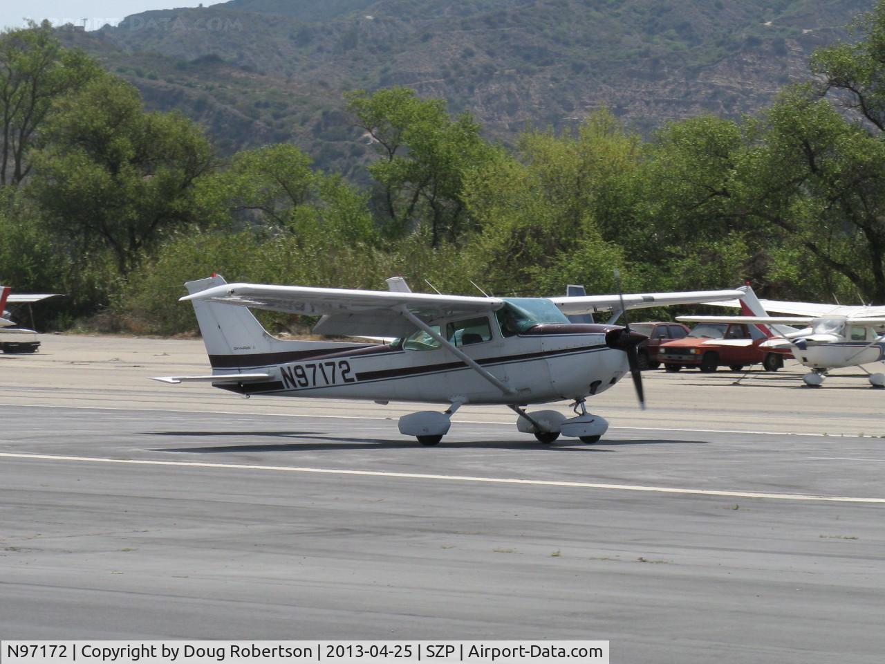 N97172, 1984 Cessna 172P C/N 17276162, 1984 Cessna 172P SKYHAWK, Lycoming O-320-D2J 160 Hp, landing roll Rwy 22