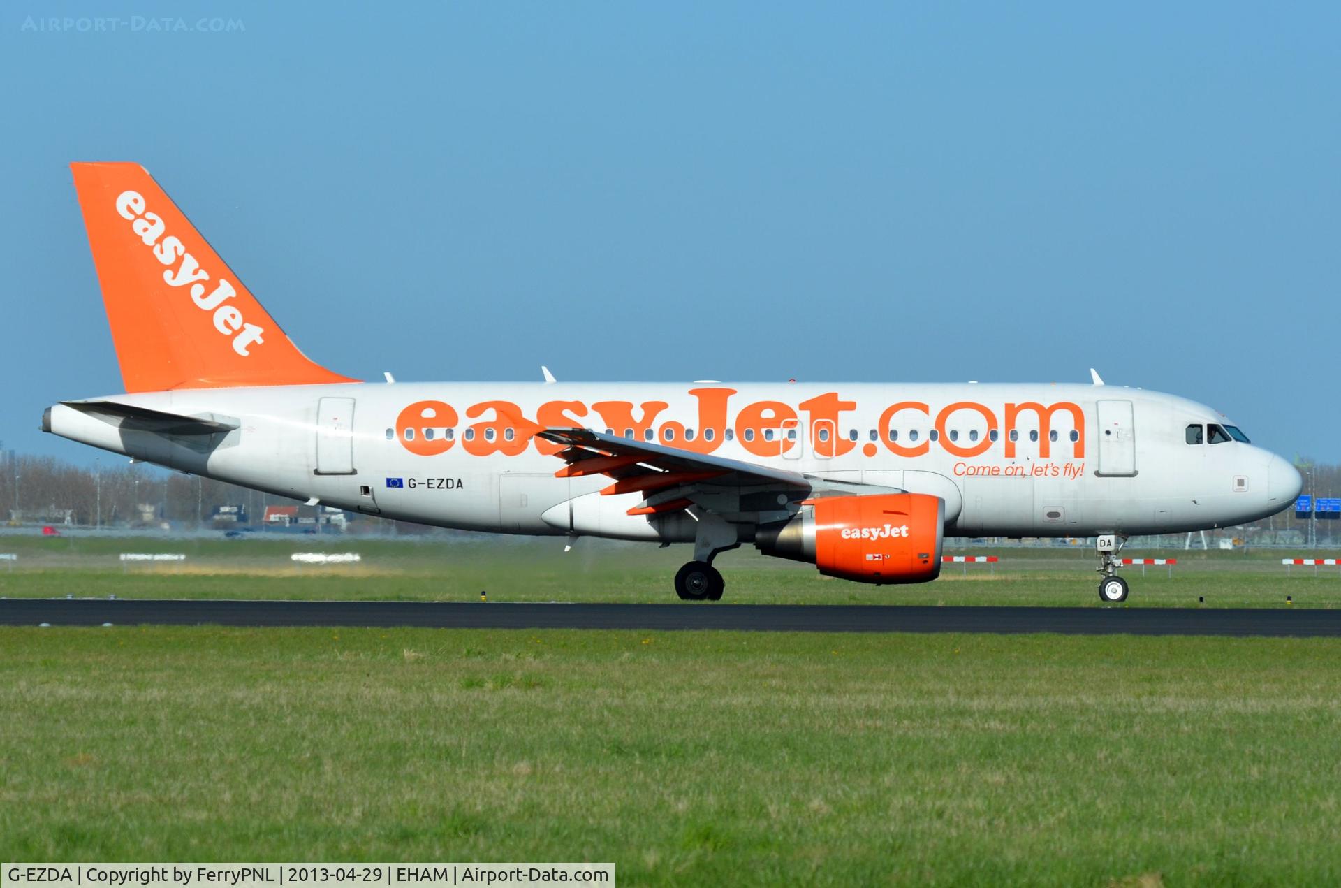 G-EZDA, 2008 Airbus A319-111 C/N 3413, Easyjet A319 clearing the runway