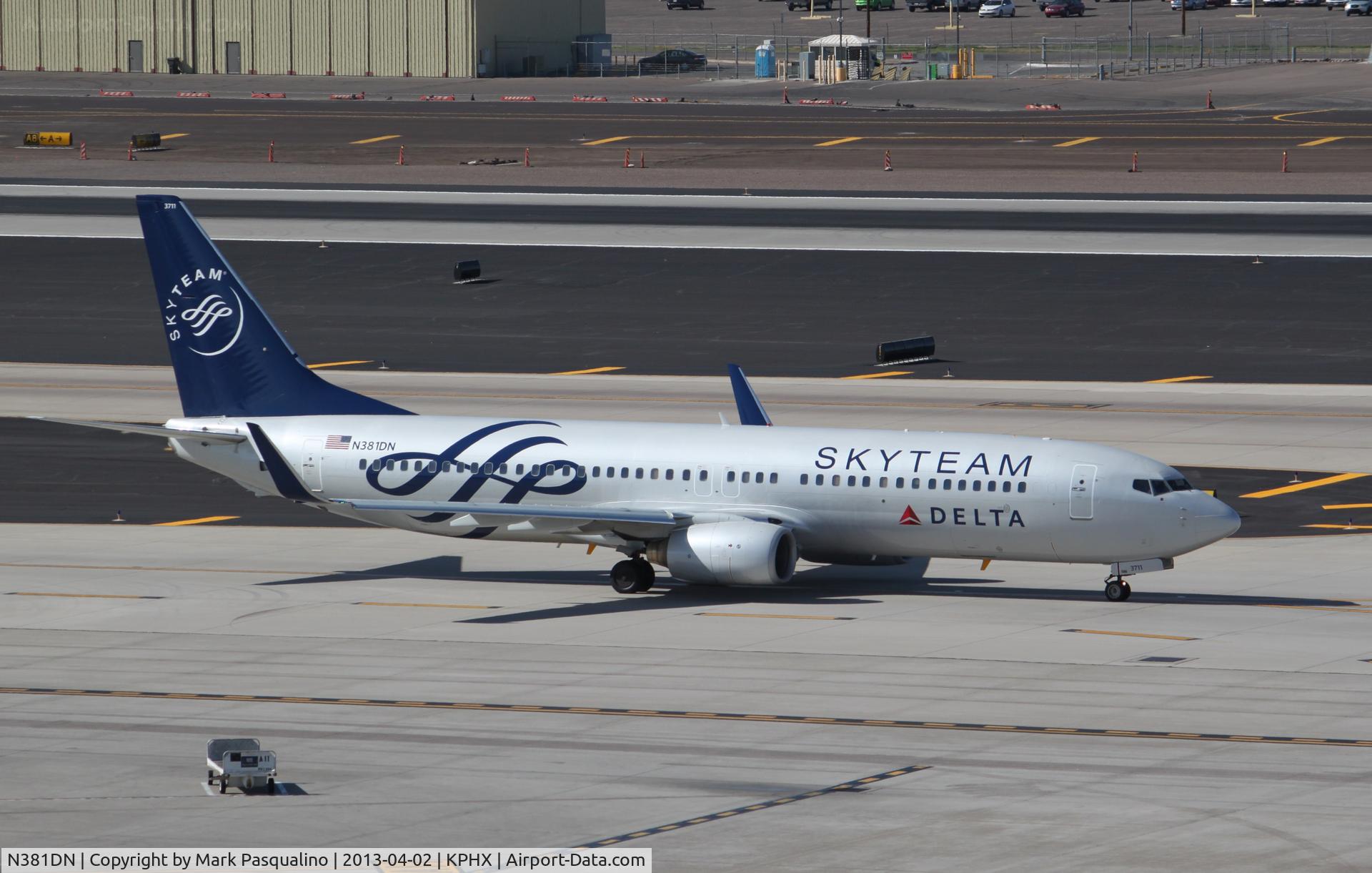 N381DN, 1999 Boeing 737-832 C/N 30350, Boeing 737-800