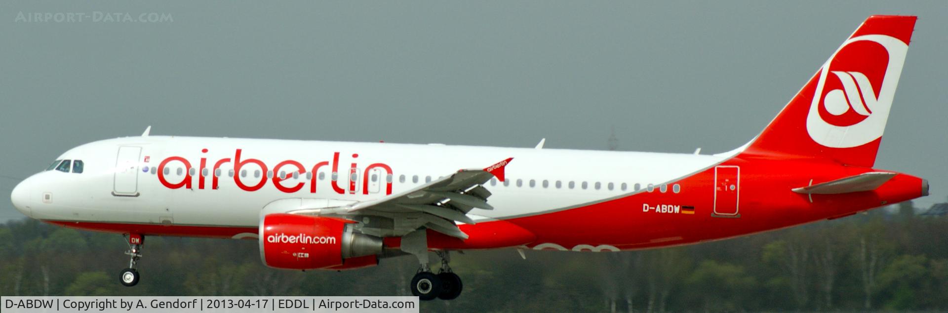 D-ABDW, 2009 Airbus A320-214 C/N 3945, Air Berlin, is here on short finals at Düsseldorf Int´l (EDDL)