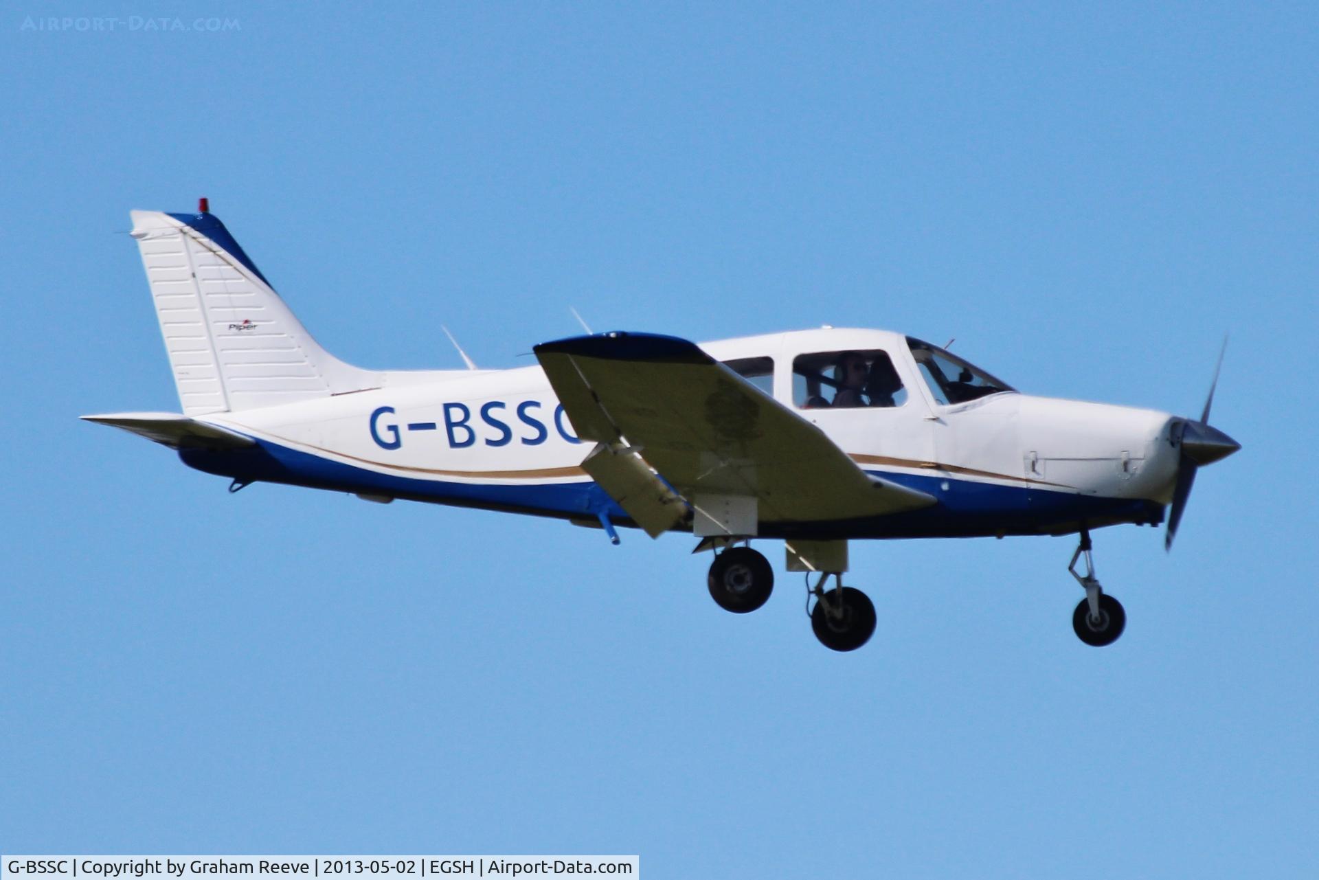 G-BSSC, 1982 Piper PA-28-161 Warrior ll C/N 28-8216176, On finals.