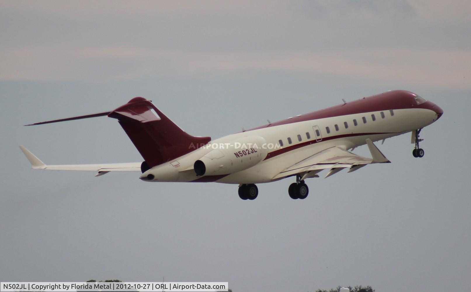 N502JL, 2001 Bombardier BD-700-1A10 Global Express C/N 9050, Global Express leaving NBAA