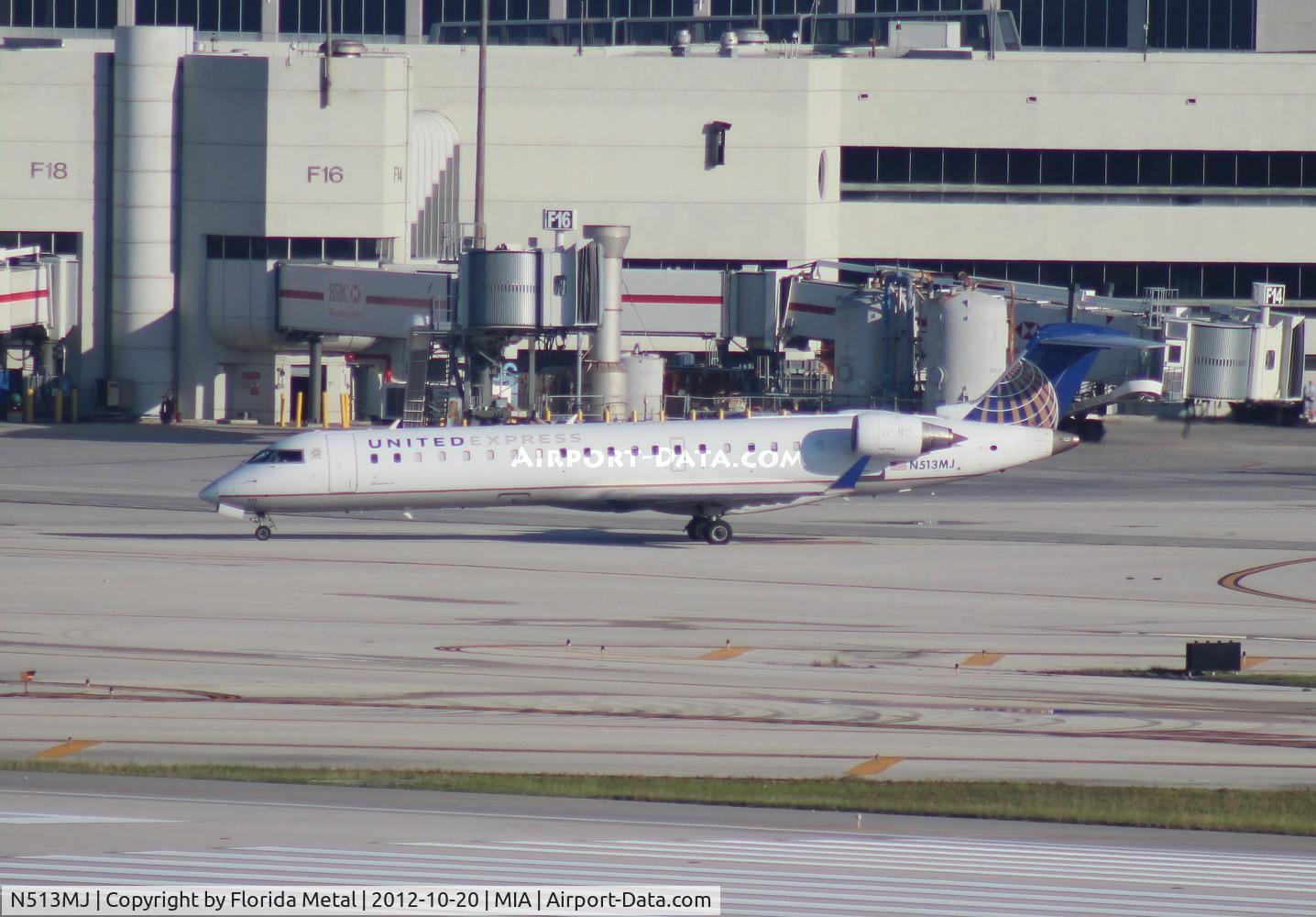 N513MJ, 2003 Bombardier CRJ-701 (CL-600-2C10) Regional Jet C/N 10111, United Express CRJ-700