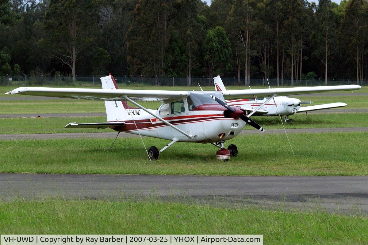 VH-UWD, 1977 Cessna 172N C/N 17269865, Cessna 172N Skyhawk [172-69865] Hoxton Park~VH 25/03/2007