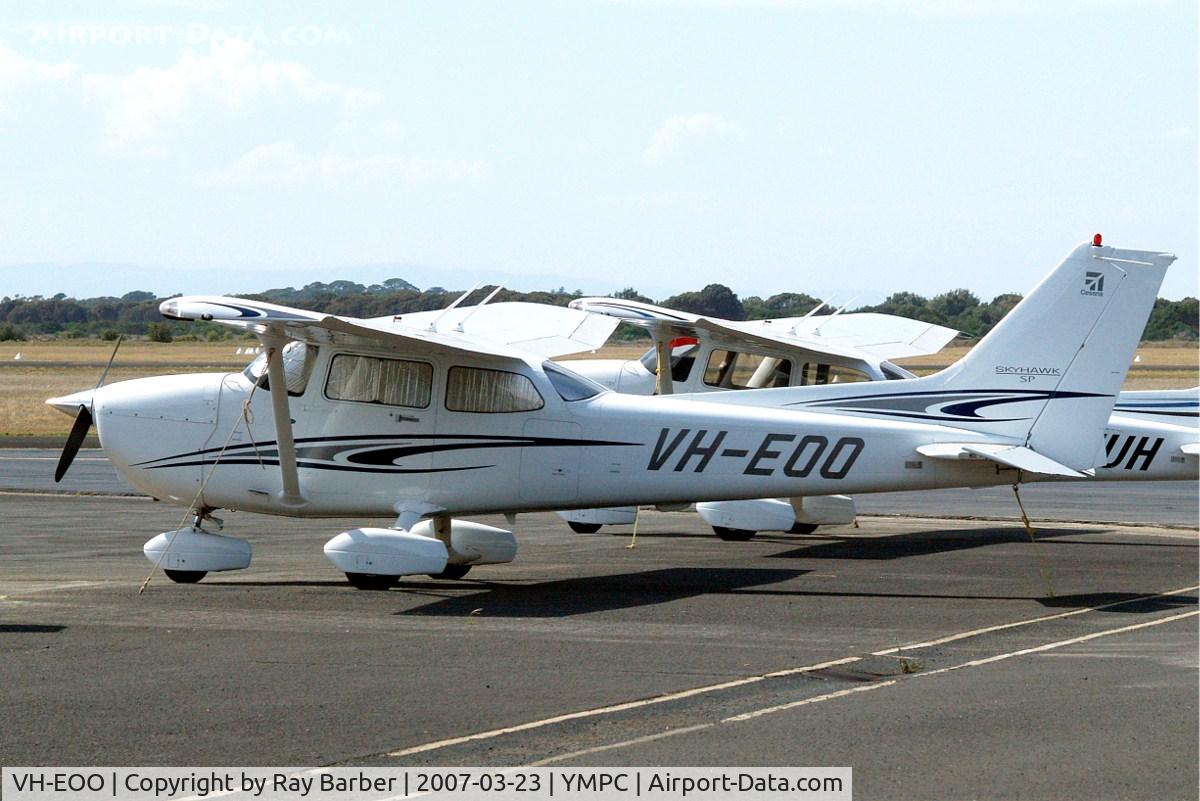 VH-EOO, Cessna 172S SP C/N 172S10040, Cessna 172S Skyhawk [172S-10040] (General Flying Services) RAAF Williams-Point Cook~VH 23/03/2007