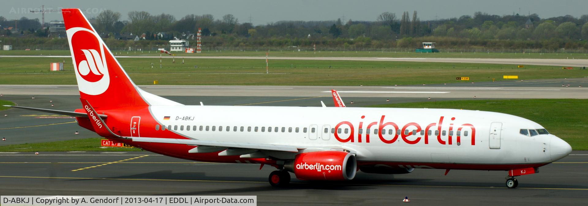 D-ABKJ, 2010 Boeing 737-86J C/N 37749, Air Berlin, is taxiing at Düsseldorf Int´l (EDDL) for departure